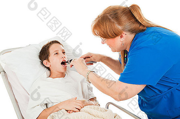 护士舌头压板耳镜检查男孩医院