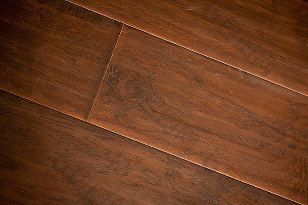 新安装棕色（的）层压板地板摘要