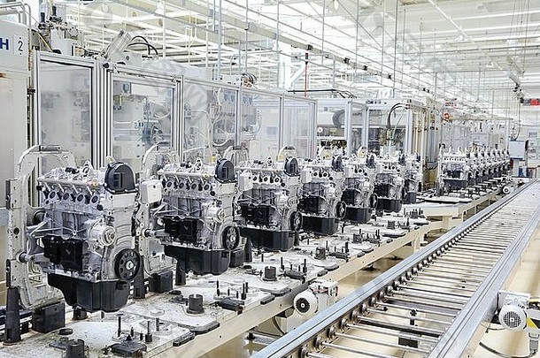 生产行制造业引擎车工厂