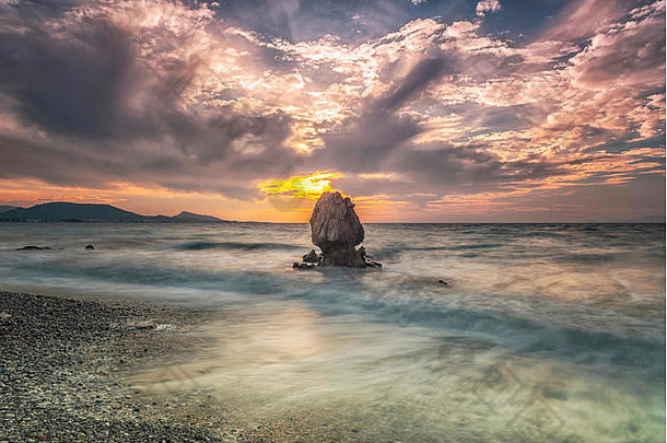 长<strong>曝光摄影</strong>格拉希岩石加藤petres海滩景观黄昏罗兹希腊