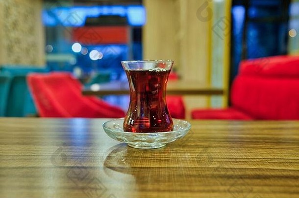 传统的土耳其茶木表格