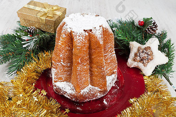 典型的意大利Pandoro蛋糕圣诞节假期