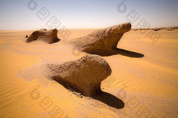 关闭yardangs泥狮子中期一天太阳撒哈拉沙漠沙漠路线gilfkebir西方沙漠埃及