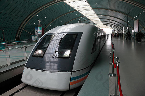 磁悬浮高速度火车上海中国