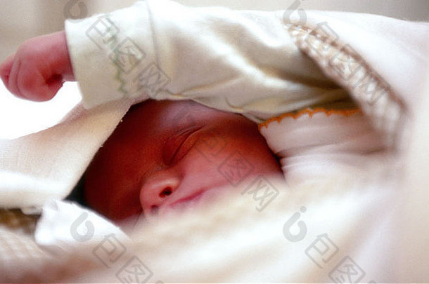 波兰新生儿婴儿个月睡觉毯子特写镜头