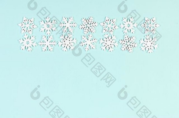 集白色雪花色彩斑斓的背景前视图圣诞节点缀一年时间概念空空间设计