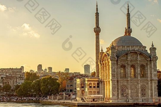 视图伊斯坦布尔城市博斯普鲁斯海峡