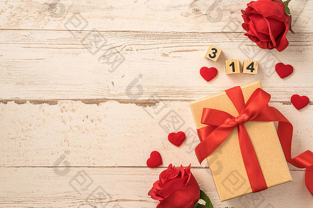 卡夫礼物盒子红色的丝带弓概念给现在情人节周年纪念日母亲的一天生日惊喜平躺前视图