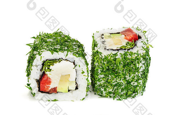 乌拉马基蔬菜牧寿司莳萝卷孤立的白色