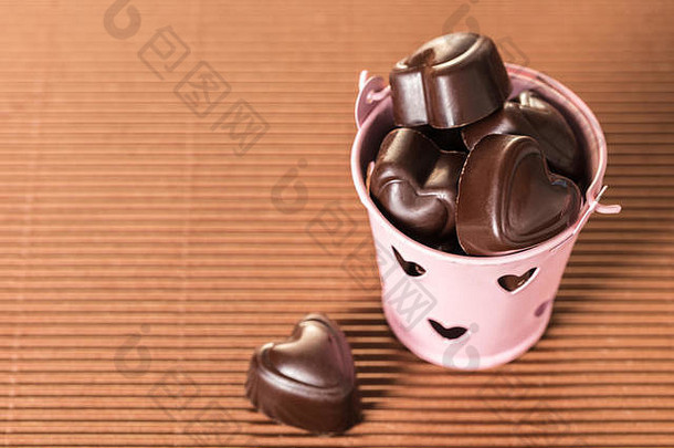 桶巧克力形状心