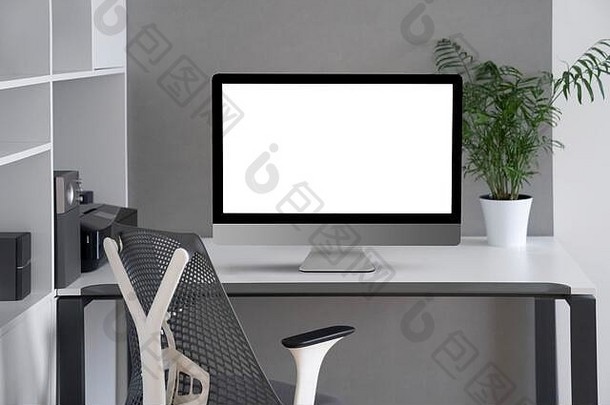 现代办公室工作空间模拟电脑屏幕