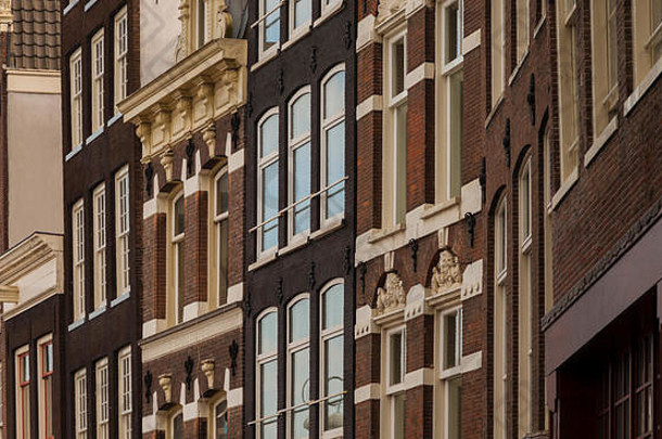 典型的体系结构荷兰建筑前面阿姆斯特丹