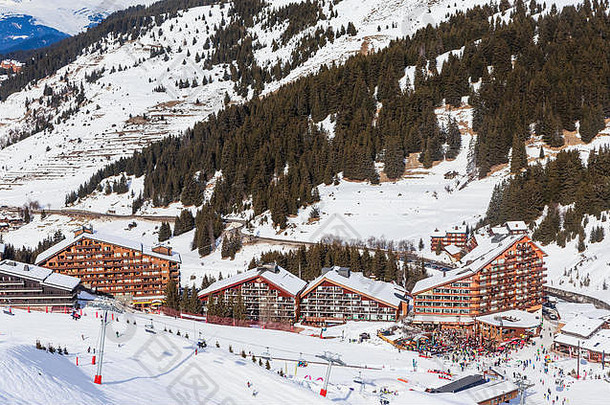 梅里贝尔滑雪度假胜地村梅里贝尔·莫塔雷特法国