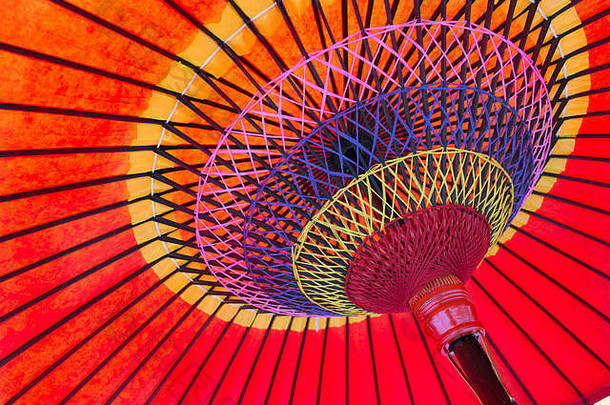 视图明亮的红色的日本伞
