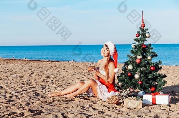 一年<strong>圣诞节</strong>树海滩度假胜地海女孩