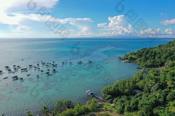 空中视图海洋岛海吉普赛水村semporna上午马来西亚婆罗洲