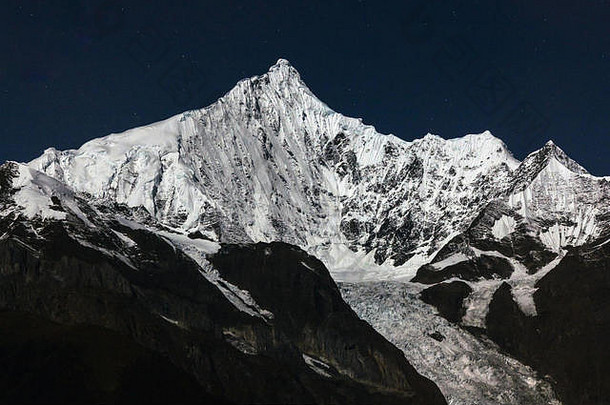 川格保山梅里雪山山范围完整的月亮光东部喜马拉雅山脉云南中国
