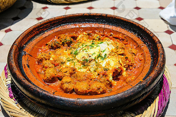 真实的传统的摩洛哥五香肉丸锅