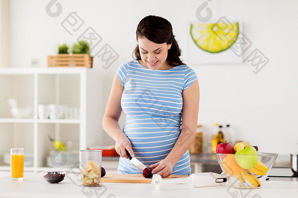 怀孕了女人切水果首页厨房