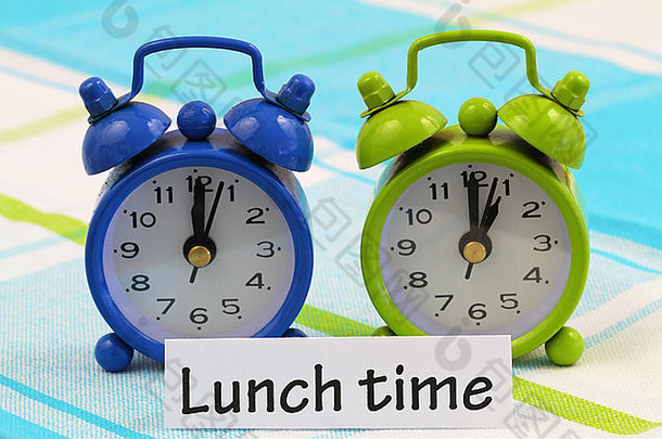 午餐时间卡微型时钟显示十二个点