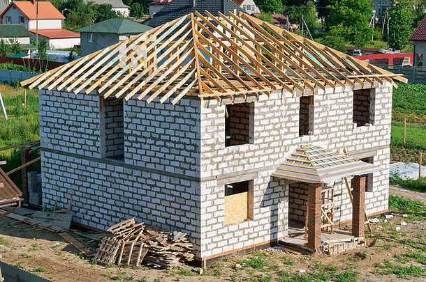 建设屋顶房子未完成的房子白色砖