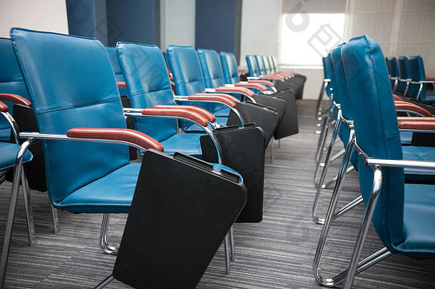 会议会议房间行蓝色的椅子