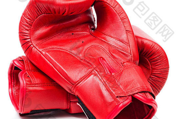 一对红色的皮革拳击手套孤立的白色背景