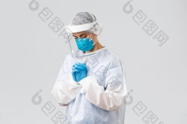 科维德防止病毒健康医疗保健工人检疫概念充满希望的医生护士个人保护西装脸盾