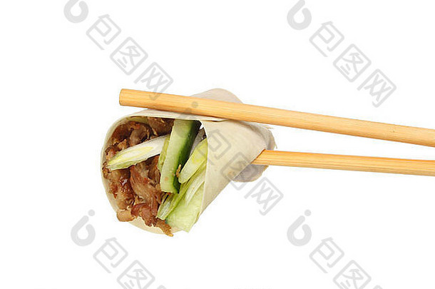 中国人脆皮鸭煎饼筷子孤立的白色