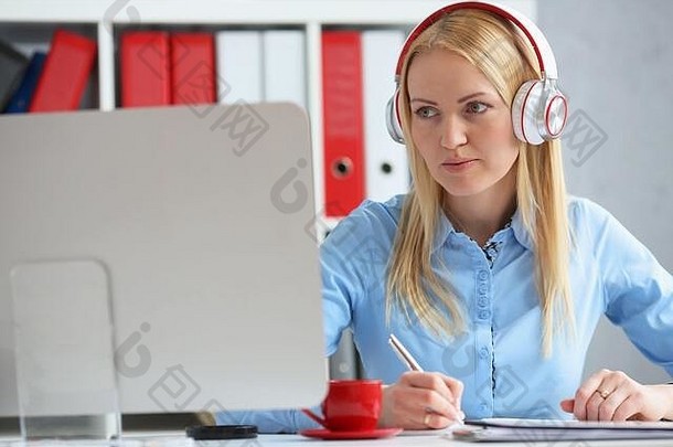 业务女人研究在线听讲座桌面监控