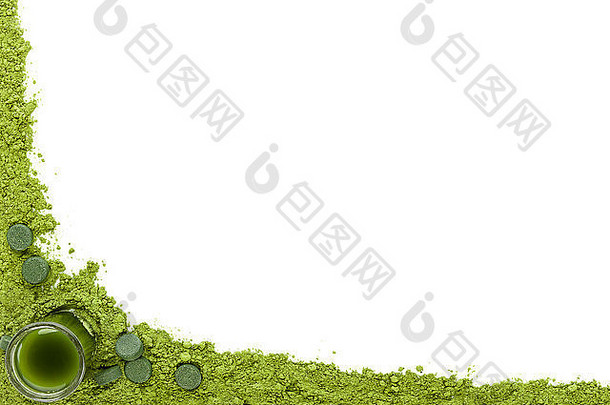 绿色食物补充背景地面粉绿色药片绿色喝白色背景复制空间替代