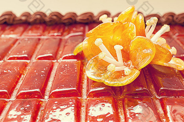 细节橙色花使糖装饰生日蛋糕