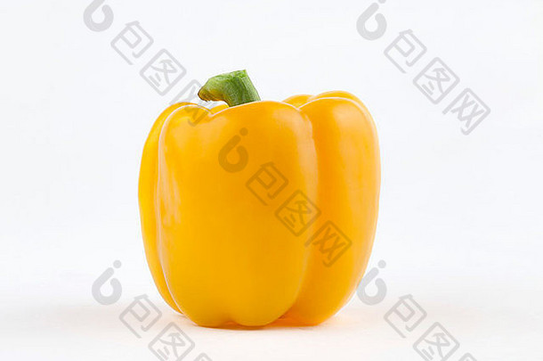 色彩斑斓的黄色的甜蜜的胡椒伟大的烹饪沙拉图像孤立的<strong>白</strong>色