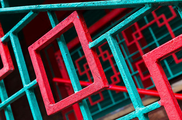 红色的阿卡彩色抽象,像栏杆关闭纳尔逊街心利物浦的唐人街