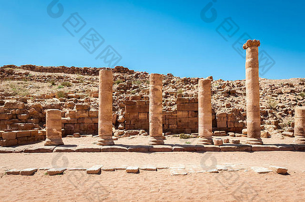 柱廊路佩特拉玫瑰城市约旦城市佩特拉失去了年奇迹词