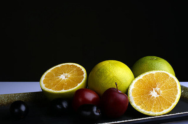 甜蜜的柠檬柑橘类水果成熟的李子水果健康的饮食