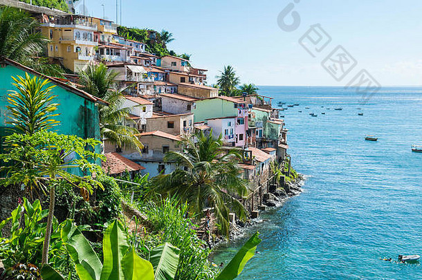 色彩斑斓的山坡上贫民窟体系结构太阳能unhao社区俯瞰湾圣人萨尔瓦多巴伊亚巴西