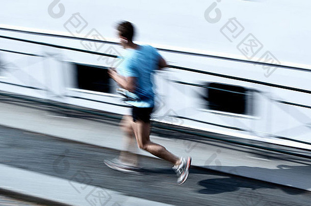 跑步者平移技术运动模糊图像