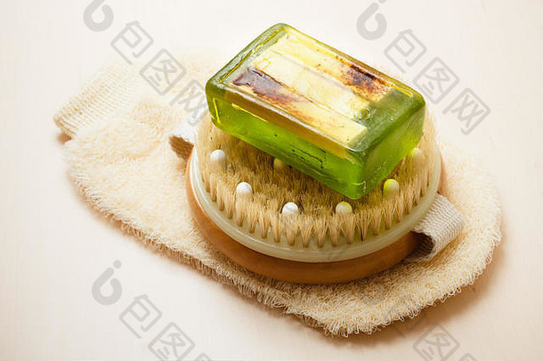 美皮肤护理水疗中心产品浴配件擦洗刷肥皂按摩手套木表格