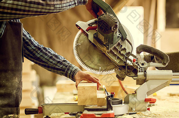 卡彭特工作衣服木制品木工小多少老板减少木板材圆形车间