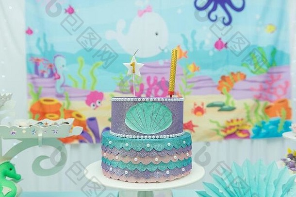蛋糕表格概述装饰海底主题孩子们的聚会，派对章鱼海马牡蛎<strong>珊瑚色</strong>彩斑斓的气球聚会，派对有趣的与