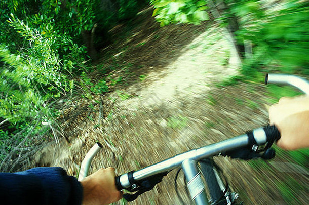 骑山自行车污垢小道森林