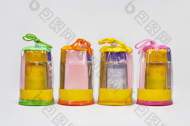 色彩斑斓的塑料透明的盒子洗发水容器