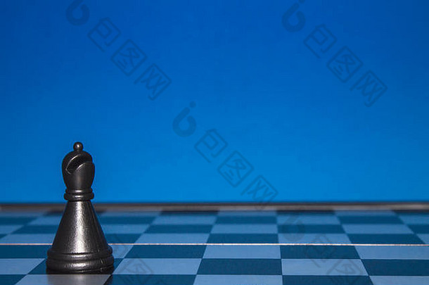 国际象棋政策黑色的数字蓝色的背景