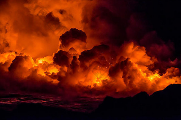 热熔融熔岩流动海洋大岛夏威夷活跃的熔岩流火山火山喷发日出