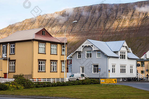 伊萨菲约杜尔美丽的小镇西峡湾冰岛