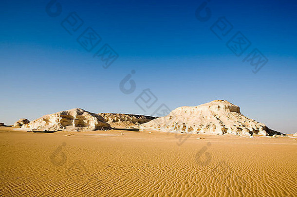 波及沙子白色石灰石露头白色沙漠法拉夫拉绿洲埃及北非洲