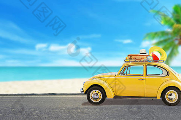 车行李屋顶路海滩海nad棕榈背景夏天旅行概念复制空间