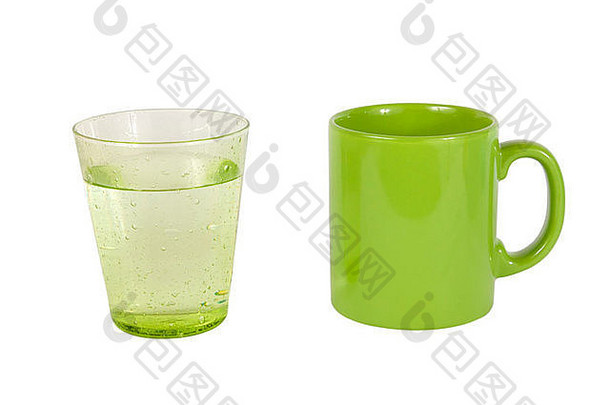 玻璃水绿色杯孤立的白色背景