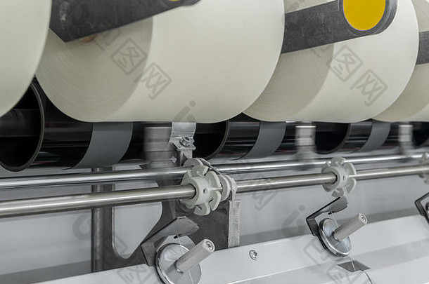 机械设备车间生产线程特写镜头室内工业纺织工厂